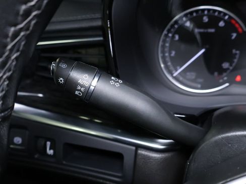 Used 2021 Cadillac XT5 Premium Luxury image 23