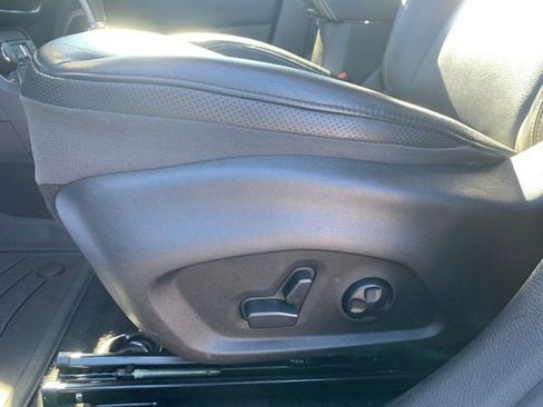 Used 2016 Jeep Renegade Limited image 11