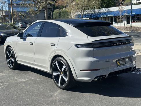 Used 2024 Porsche Cayenne S w/ Premium Package Plus (PP1) image 12