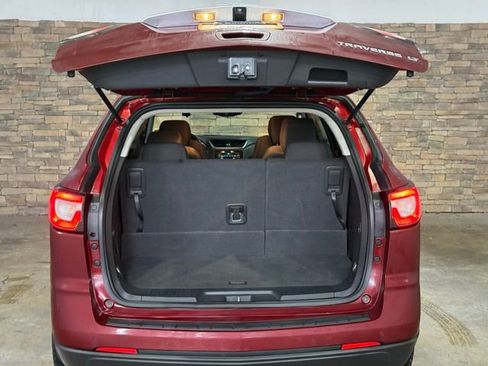 Used 2016 Chevrolet Traverse LT w/ Traveler's Package image 8