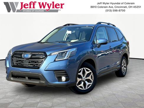Used 2023 Subaru Forester Premium AWD/4WD image 1