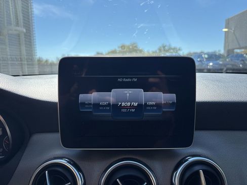 Used 2020 Mercedes-Benz GLA 250 4MATIC image 20