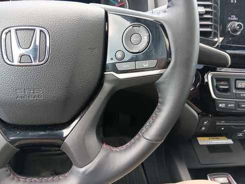 Used 2021 Honda Pilot Black Edition image 24