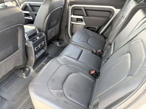 Used 2023 Land Rover Defender 110 SE image 25
