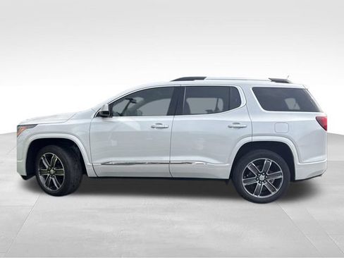 Used 2019 GMC Acadia Denali w/ Technology Package FWD image 9