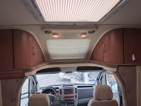 Used 2013 Mercedes-Benz Sprinter 3500 image 19