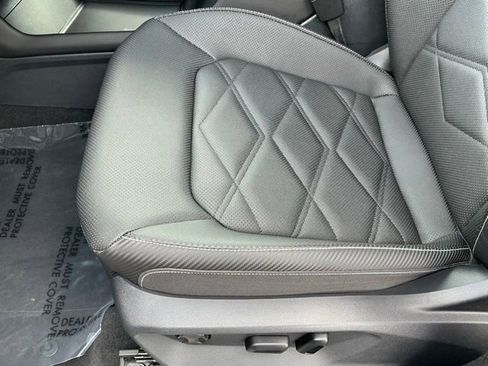 Certified 2025 Volkswagen Atlas Cross Sport SE image 15