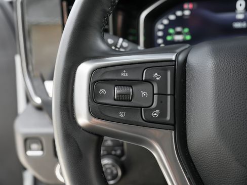 Used 2025 Chevrolet Silverado 2500 LT w/ Convenience Package image 19