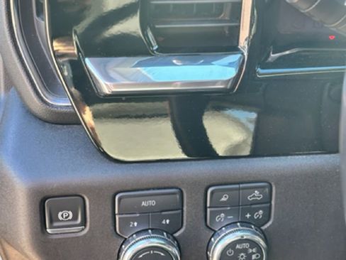 Used 2025 GMC Sierra 1500 SLT image 9