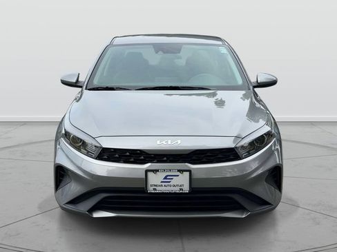 Used 2022 Kia Forte LXS FWD image 2