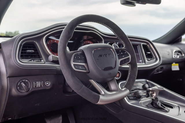 Used 2022 Dodge Challenger SRT Hellcat RWD image 38