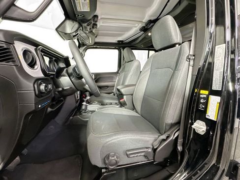 Used 2025 Jeep Wrangler Unlimited Sahara w/ Safety Group image 18