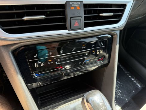 New 2026 Volkswagen Taos SE AWD/4WD image 18