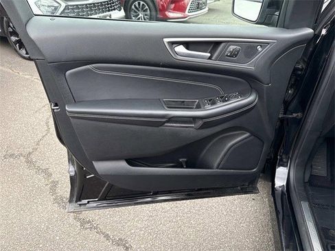 Used 2023 Ford Edge Titanium image 13