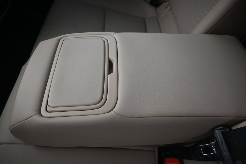 Certified 2021 Lexus ES 300h w/ Accessory Package FWD image 17