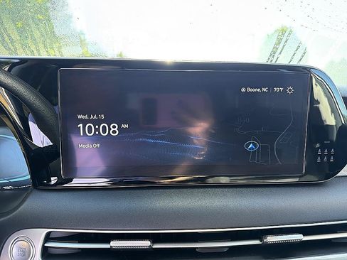 Used 2025 Hyundai Palisade SE FWD image 16