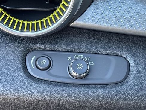 New 2026 Chevrolet Trax LT w/ LT Convenience Package image 18