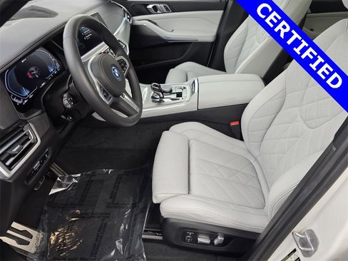 Used 2023 BMW X5 xDrive45e w/ M Sport Package image 9