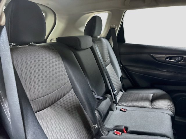 Used 2017 Nissan Rogue S AWD/4WD image 22