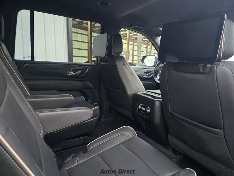 Used 2021 GMC Yukon XL SLT w/ Rear Media and Nav Package AWD/4WD image 29