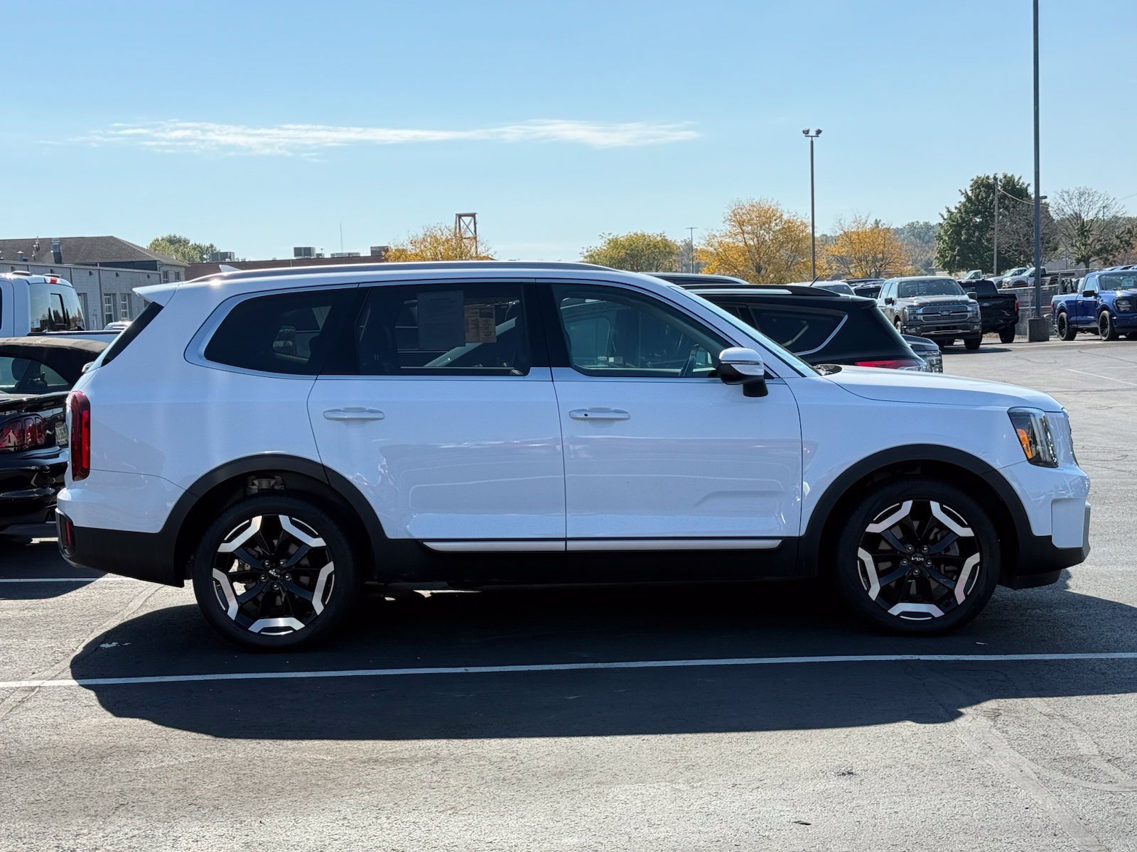 Used 2024 Kia Telluride S w/ S Sunroof Package AWD/4WD image 2