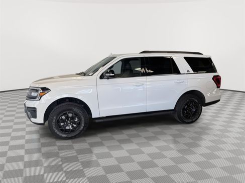 Used 2024 Ford Expedition Timberline image 2