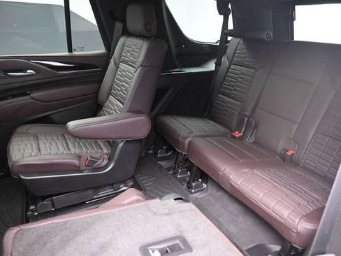 Used 2024 Cadillac Escalade Sport Platinum w/ Heavy-Duty Trailer Package AWD/4WD image 22