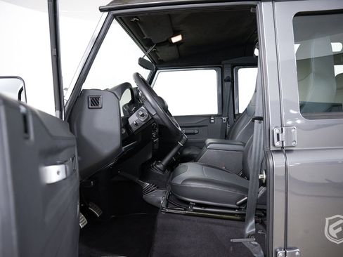 Used 1991 Land Rover Defender 110 image 14