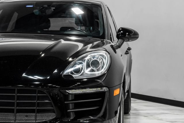 Used 2018 Porsche Macan AWD/4WD image 44