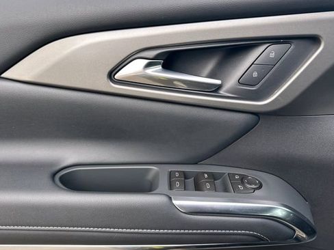 New 2026 Chevrolet Traverse LT w/ Sun and Wheel Package image 14