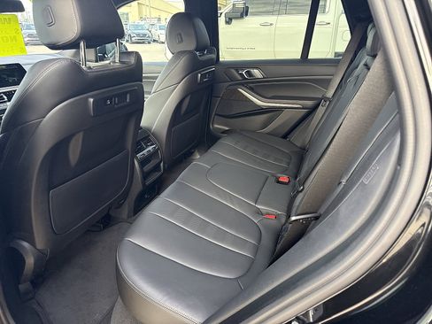 Used 2022 BMW X5 xDrive40i w/ Parking Assistance Package image 12