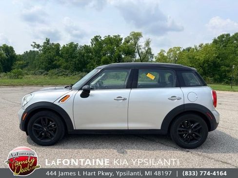 Used 2011 MINI Cooper Countryman FWD image 2