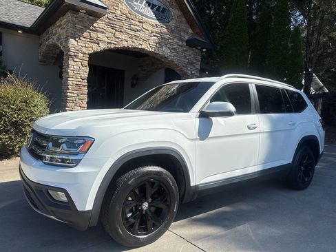 Used 2018 Volkswagen Atlas SE image 2
