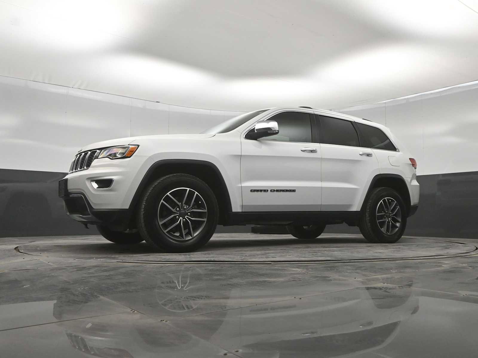 Used 2019 Jeep Grand Cherokee Limited w/ Trailer Tow Group IV AWD/4WD image 36