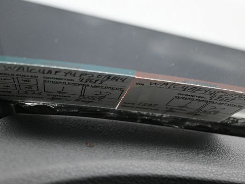 Used 2023 Audi SQ5 Prestige w/ Prestige Package image 10