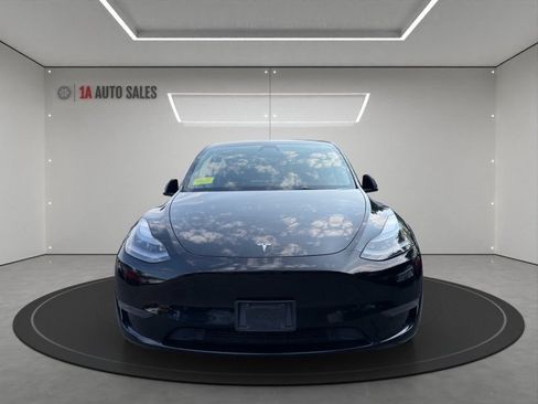 Used 2023 Tesla Model Y Long Range AWD/4WD image 8