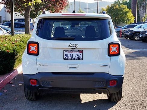 Certified 2022 Jeep Renegade Latitude image 9