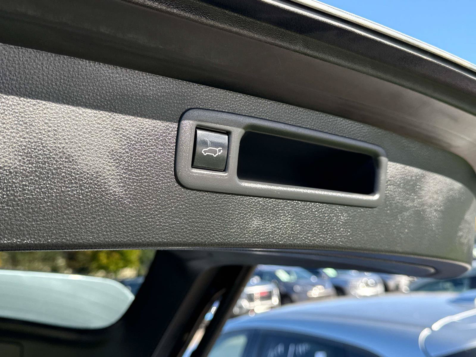 Used 2022 Toyota Highlander XLE AWD/4WD image 22