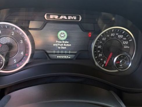 Used 2024 RAM 2500 Laramie AWD/4WD image 16