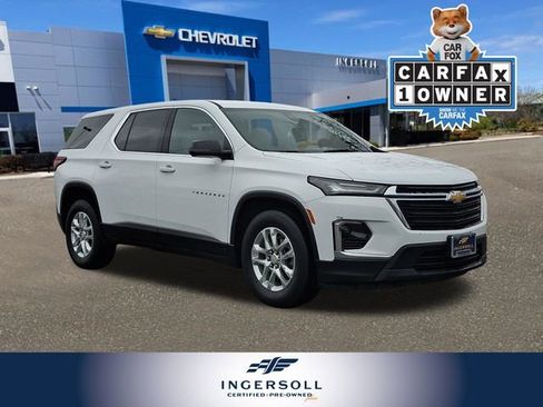 Used 2022 Chevrolet Traverse LS image 1