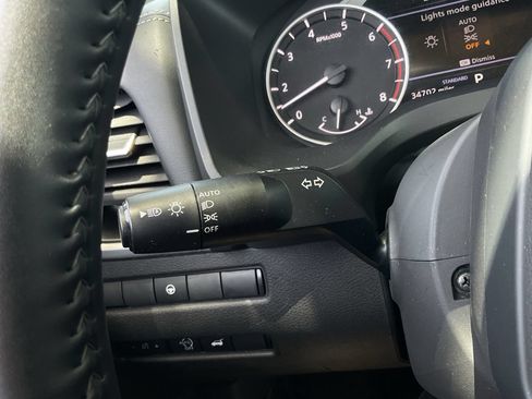 Used 2025 Nissan Rogue SV FWD image 30