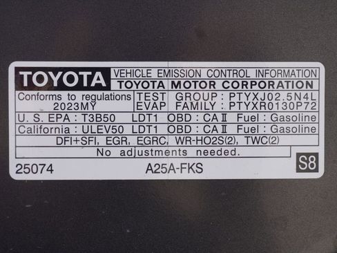 Used 2023 Toyota RAV4 XLE Premium AWD/4WD image 7