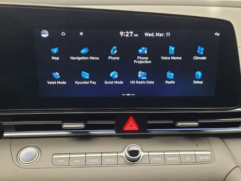 Used 2024 Hyundai Elantra SEL image 25