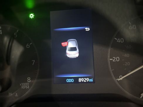 Used 2024 Toyota Corolla SE image 3