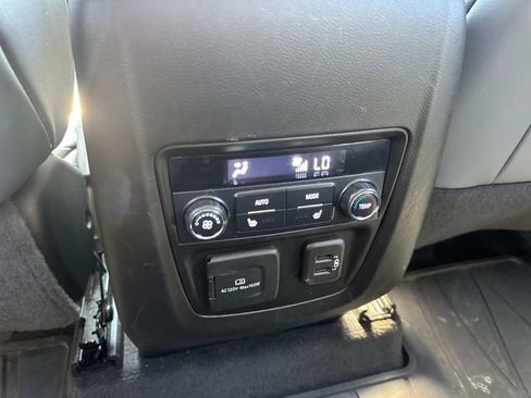 Used 2019 Buick Enclave Premium AWD/4WD image 19