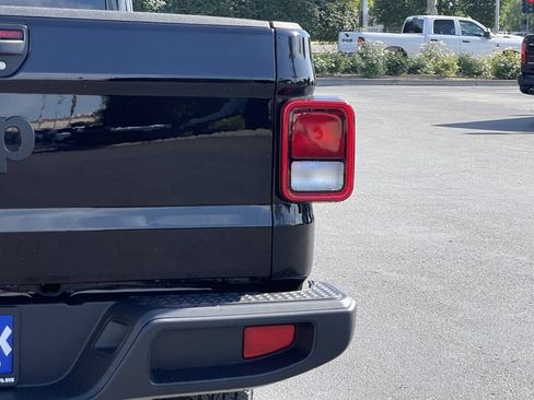 New 2026 Jeep Gladiator Sport AWD/4WD image 13