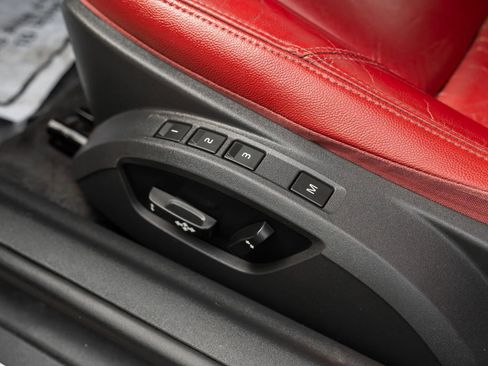 Used 2011 Volvo C70 T5 FWD image 18