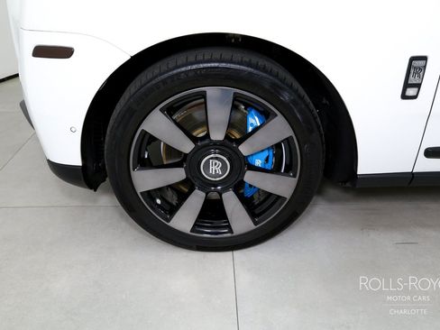 Certified 2023 Rolls-Royce Cullinan w/ Cullinan Package AWD/4WD image 38