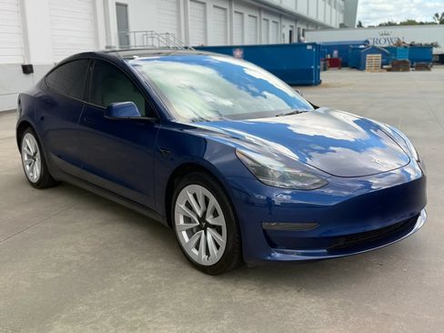 Used 2023 Tesla Model 3 Standard Range RWD image 4