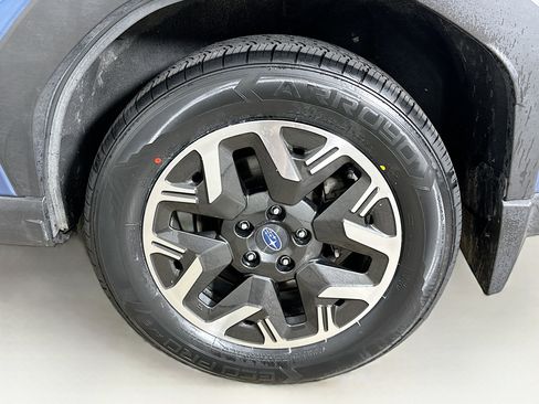 Used 2025 Subaru Forester Premium image 11